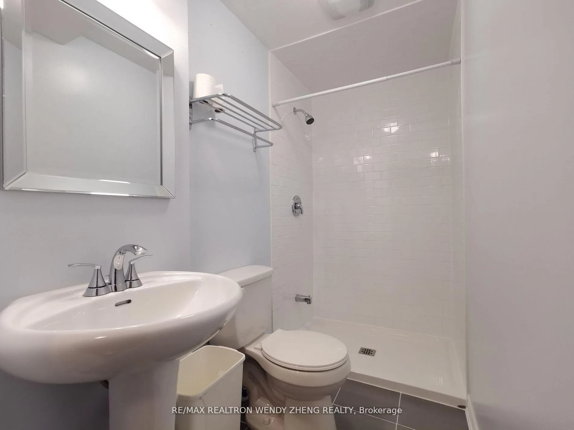 Photo 19 of 21 Thornbush Boulevard, Brampton, Northwest Brampton — HOMEH