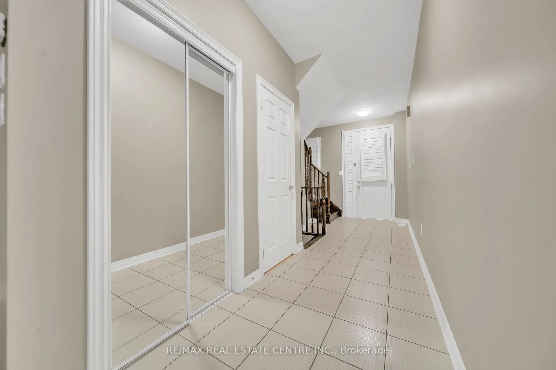Photo 6 of 81 Vezna Crescent, Brampton, Credit Valley — HOMEH