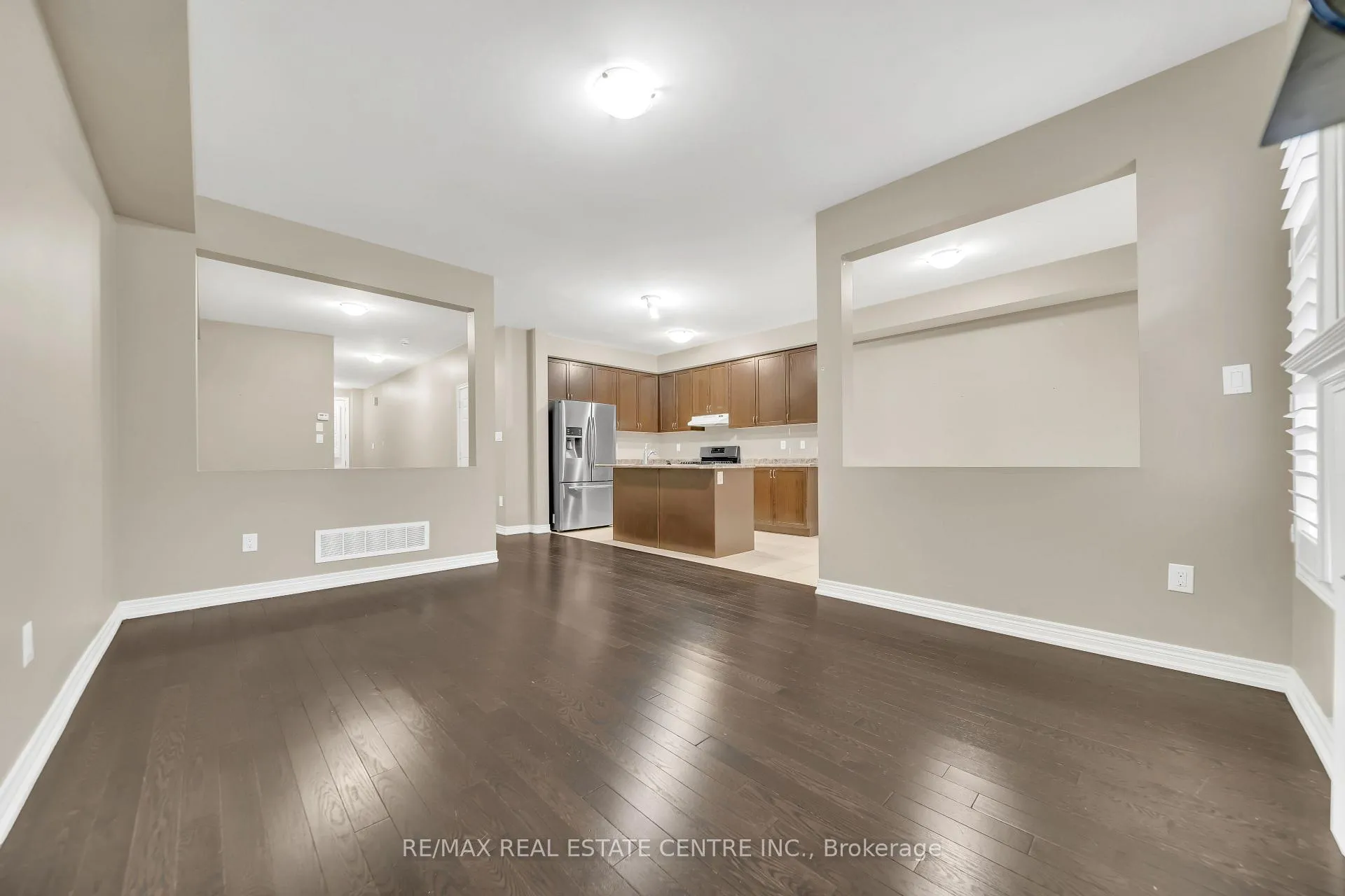 Photo 10 of 81 Vezna Crescent, Brampton, Credit Valley — HOMEH