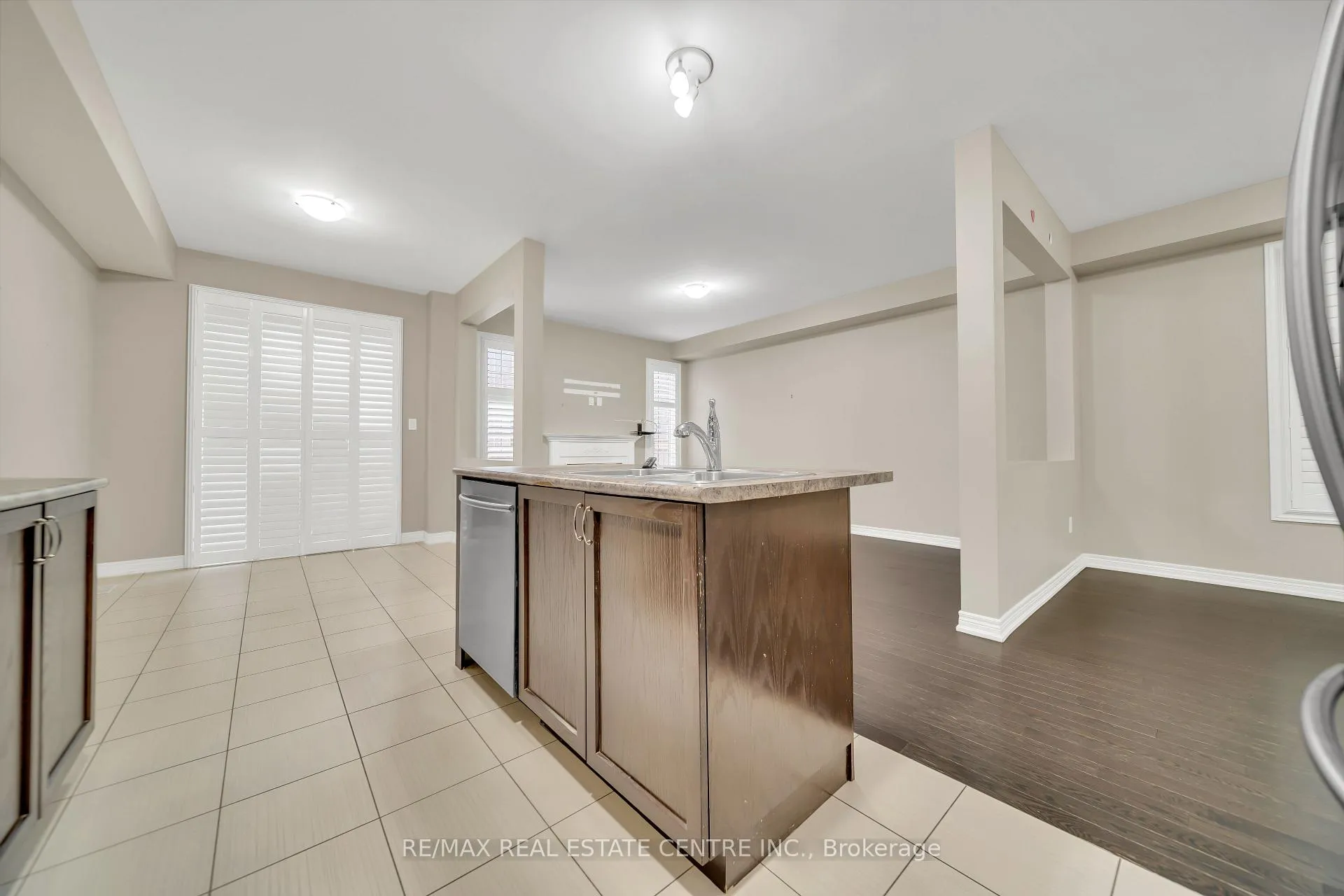 Photo 14 of 81 Vezna Crescent, Brampton, Credit Valley — HOMEH