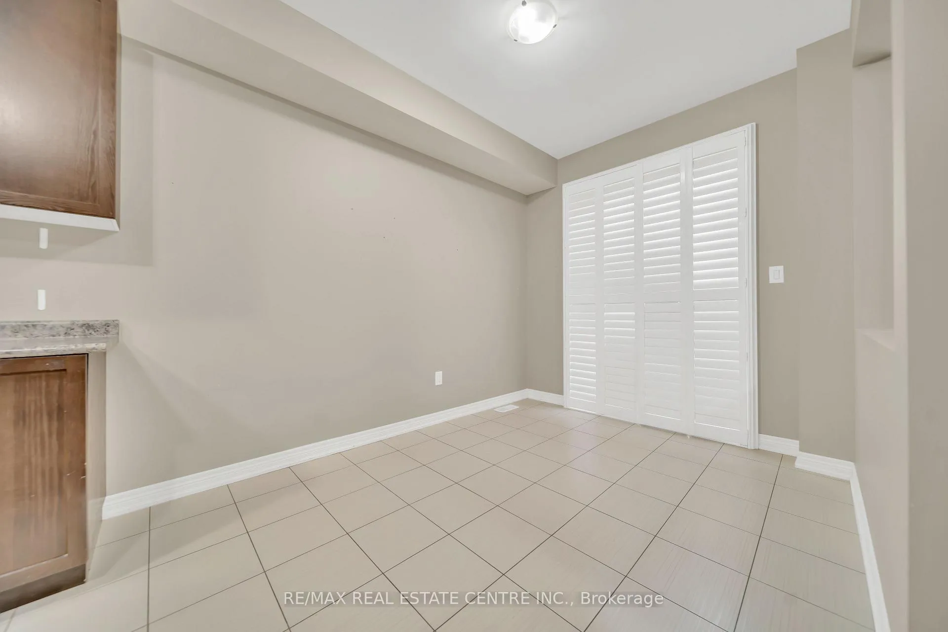 Photo 16 of 81 Vezna Crescent, Brampton, Credit Valley — HOMEH