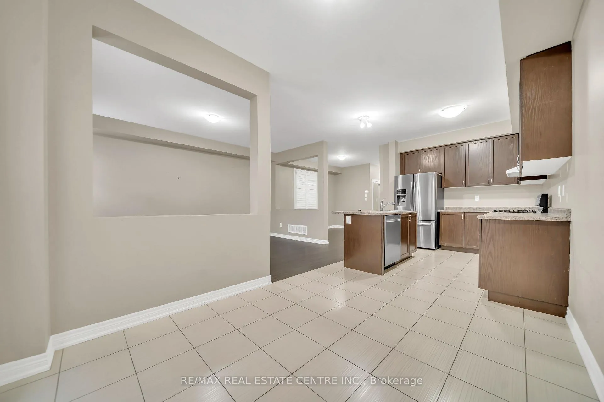 Photo 17 of 81 Vezna Crescent, Brampton, Credit Valley — HOMEH