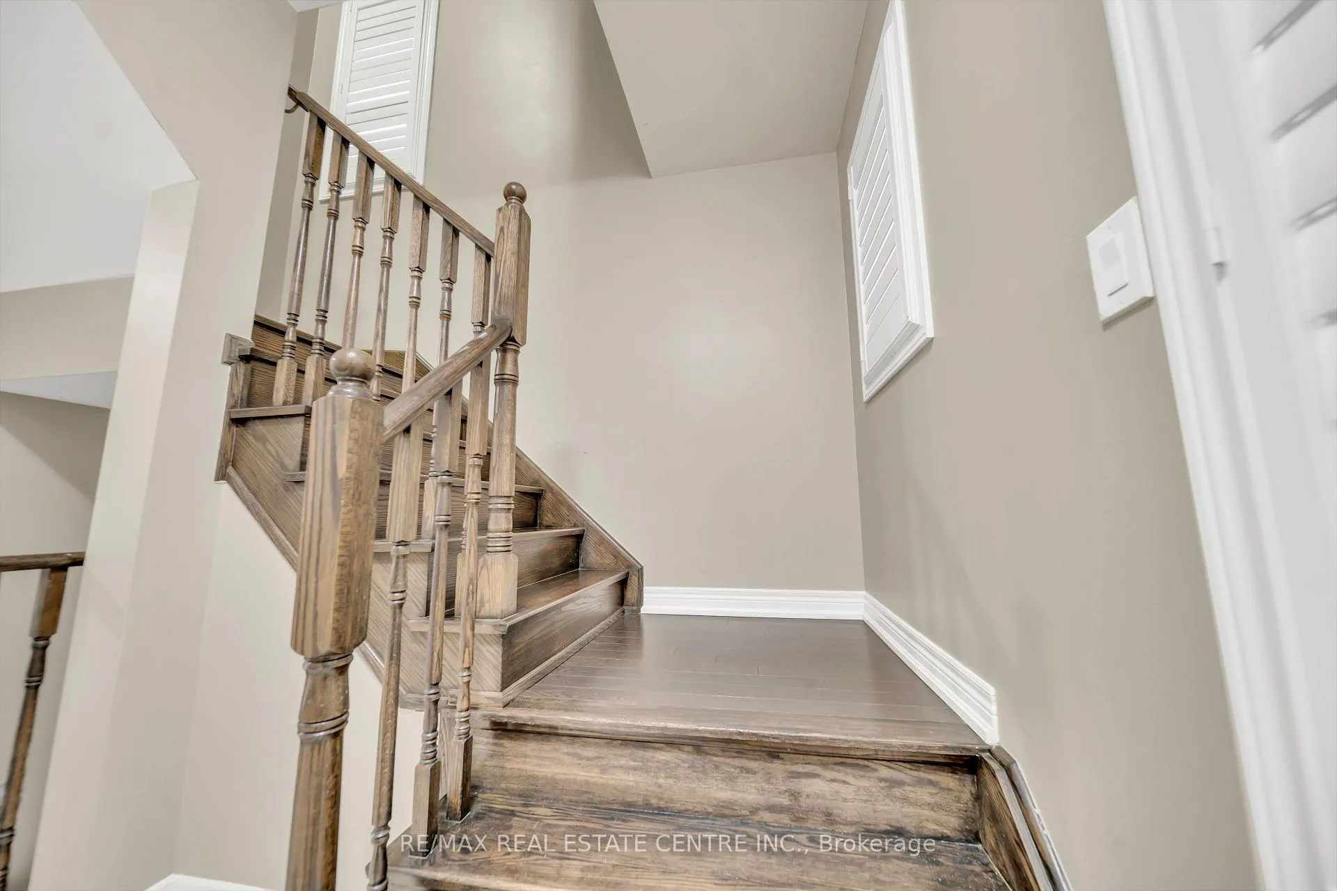 Photo 19 of 81 Vezna Crescent, Brampton, Credit Valley — HOMEH