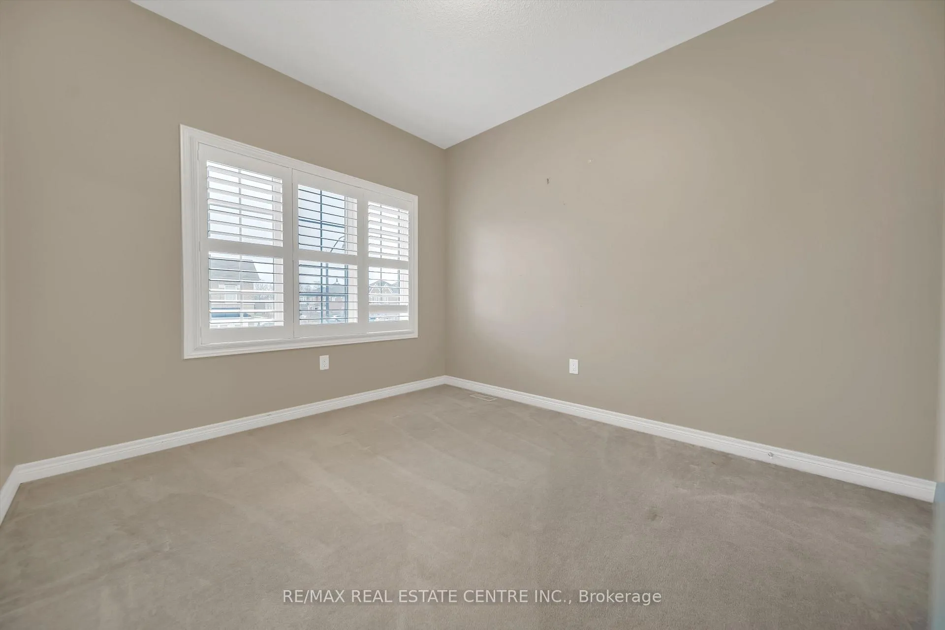 Photo 32 of 81 Vezna Crescent, Brampton, Credit Valley — HOMEH