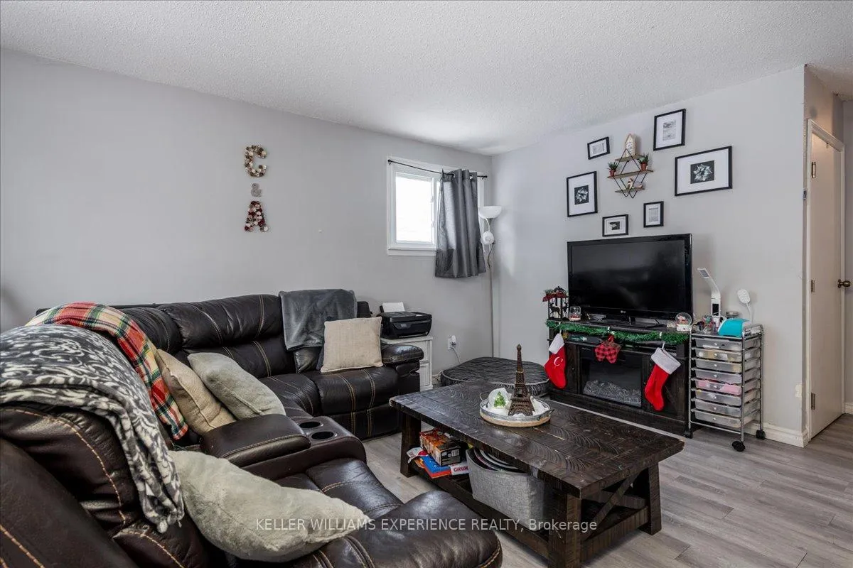 Photo 5 of Unit Upper, 218 Hilda Street, Orillia — HOMEH