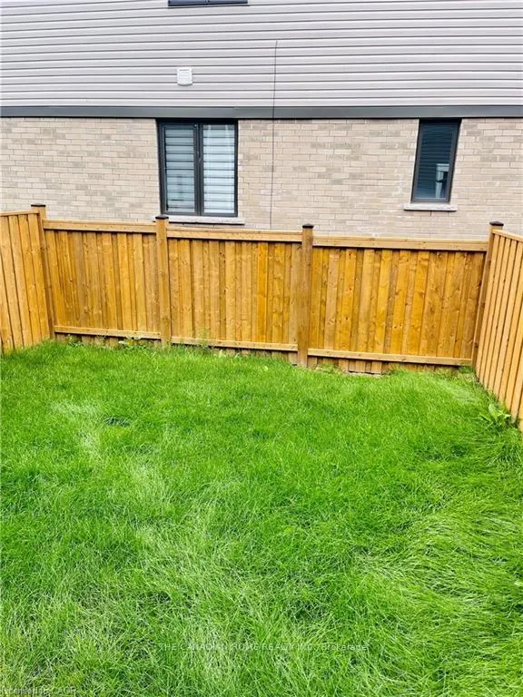 Photo 4 of 74 Oaktree Drive, Haldimand — HOMEH