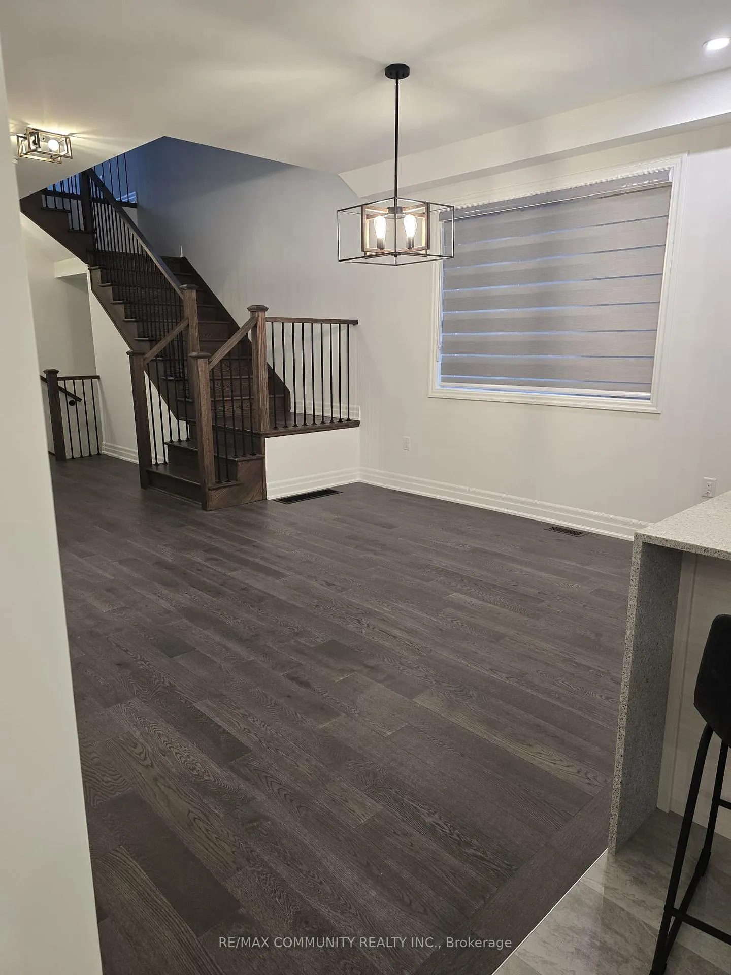 Photo 4 of 95 Mcbride Trail, Barrie, 400 East — HOMEH
