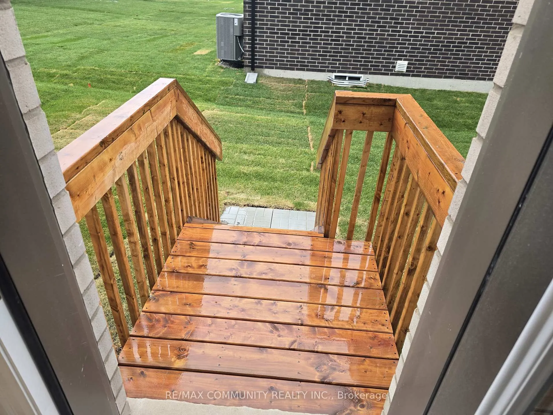 Photo 7 of 95 Mcbride Trail, Barrie, 400 East — HOMEH