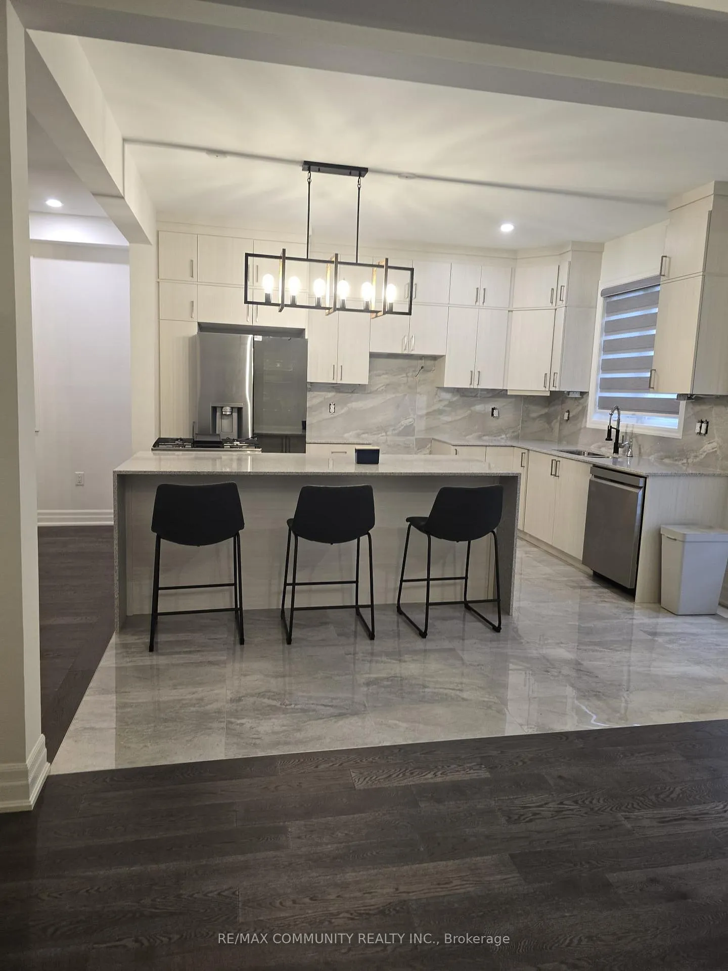 Photo 10 of 95 Mcbride Trail, Barrie, 400 East — HOMEH