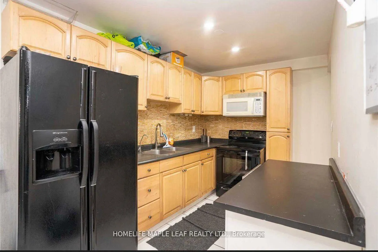 Photo 5 of 11 Rusthall Way, Brampton, Madoc — HOMEH