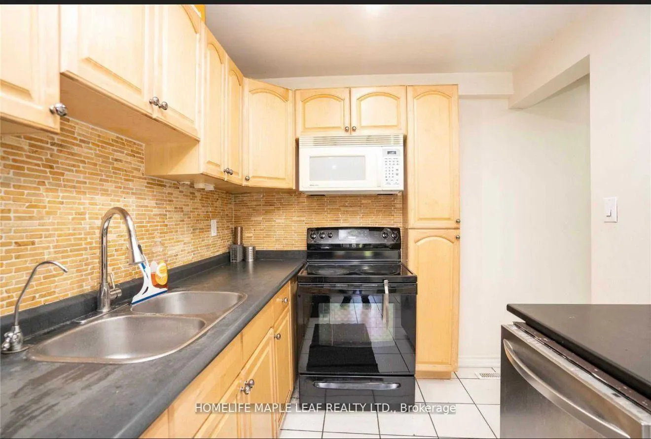 Photo 6 of 11 Rusthall Way, Brampton, Madoc — HOMEH