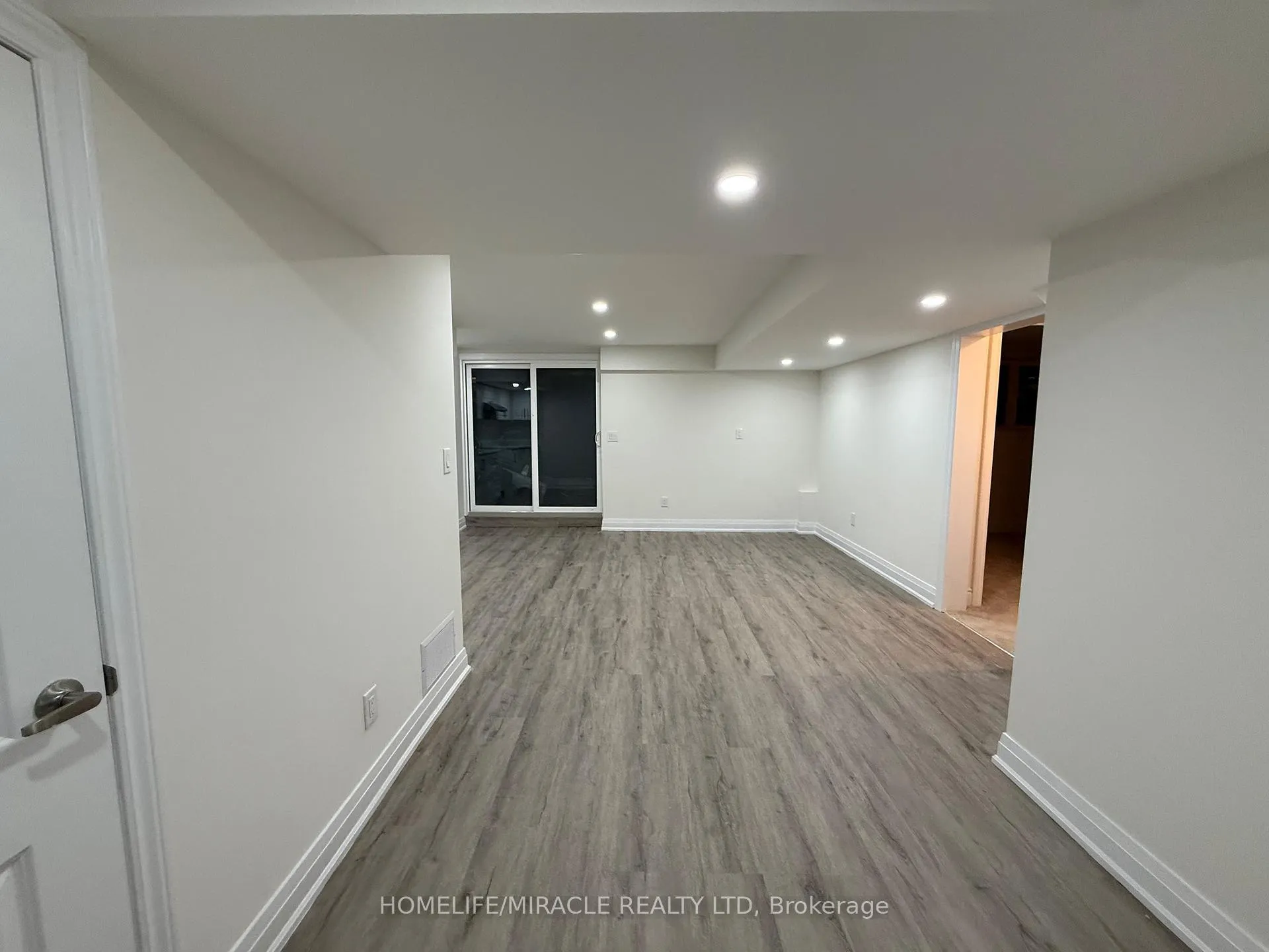 Photo 5 of 152 Stormont Trail, Vaughan, Vellore Village — HOMEH
