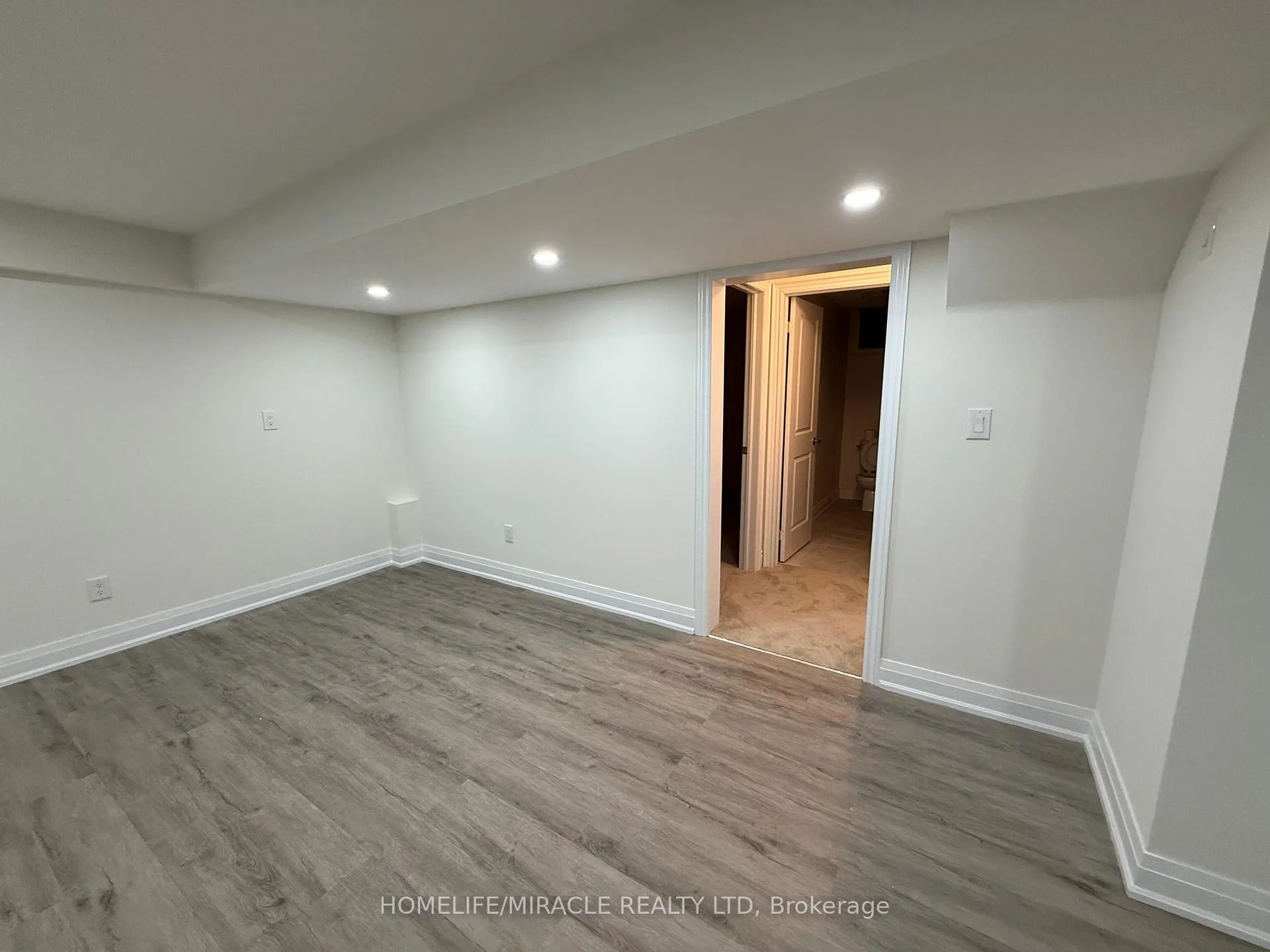 Photo 7 of 152 Stormont Trail, Vaughan, Vellore Village — HOMEH