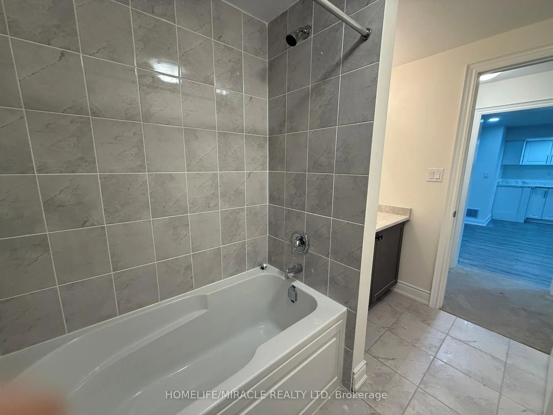 Photo 9 of 152 Stormont Trail, Vaughan, Vellore Village — HOMEH