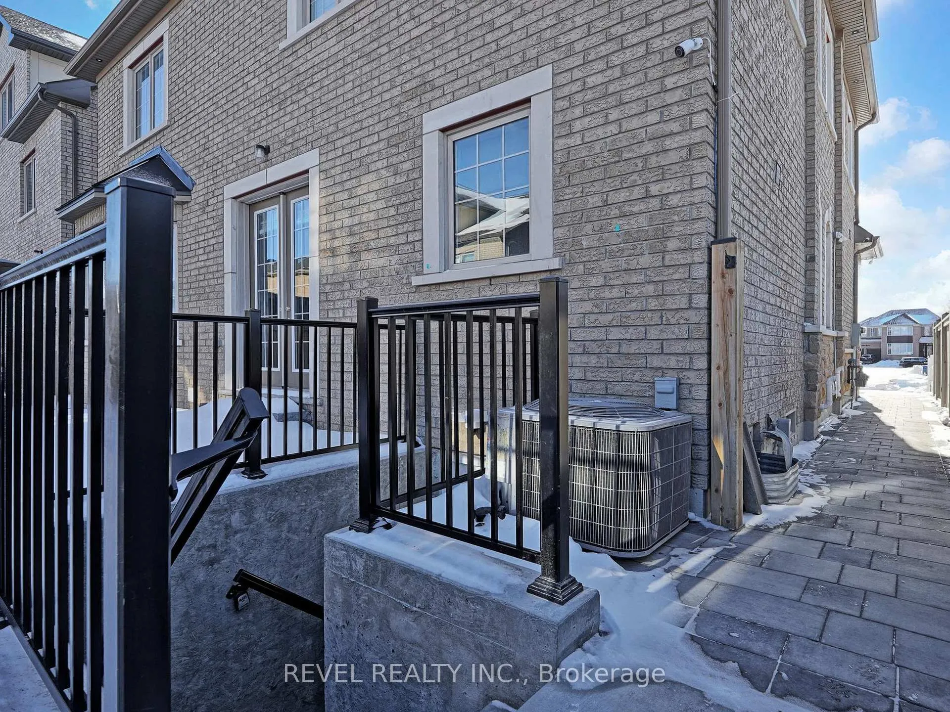Photo 31 of 16 Schoolbridge Street, Ajax, Northwest Ajax — HOMEH