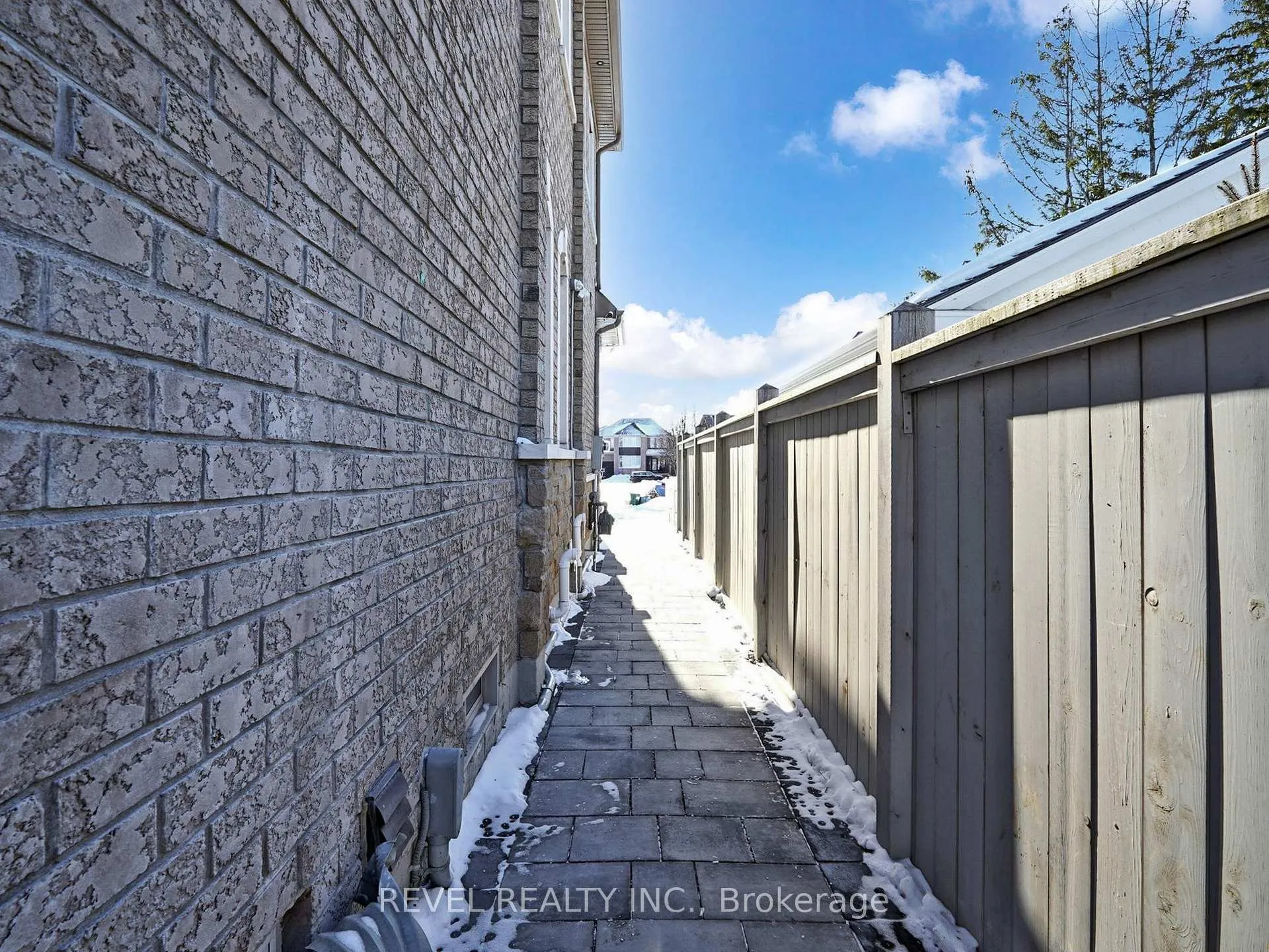 Photo 35 of 16 Schoolbridge Street, Ajax, Northwest Ajax — HOMEH