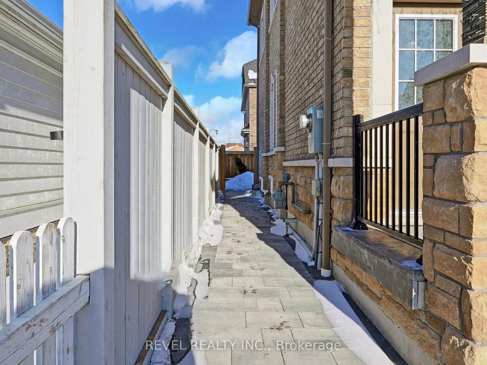 Photo 36 of 16 Schoolbridge Street, Ajax, Northwest Ajax — HOMEH