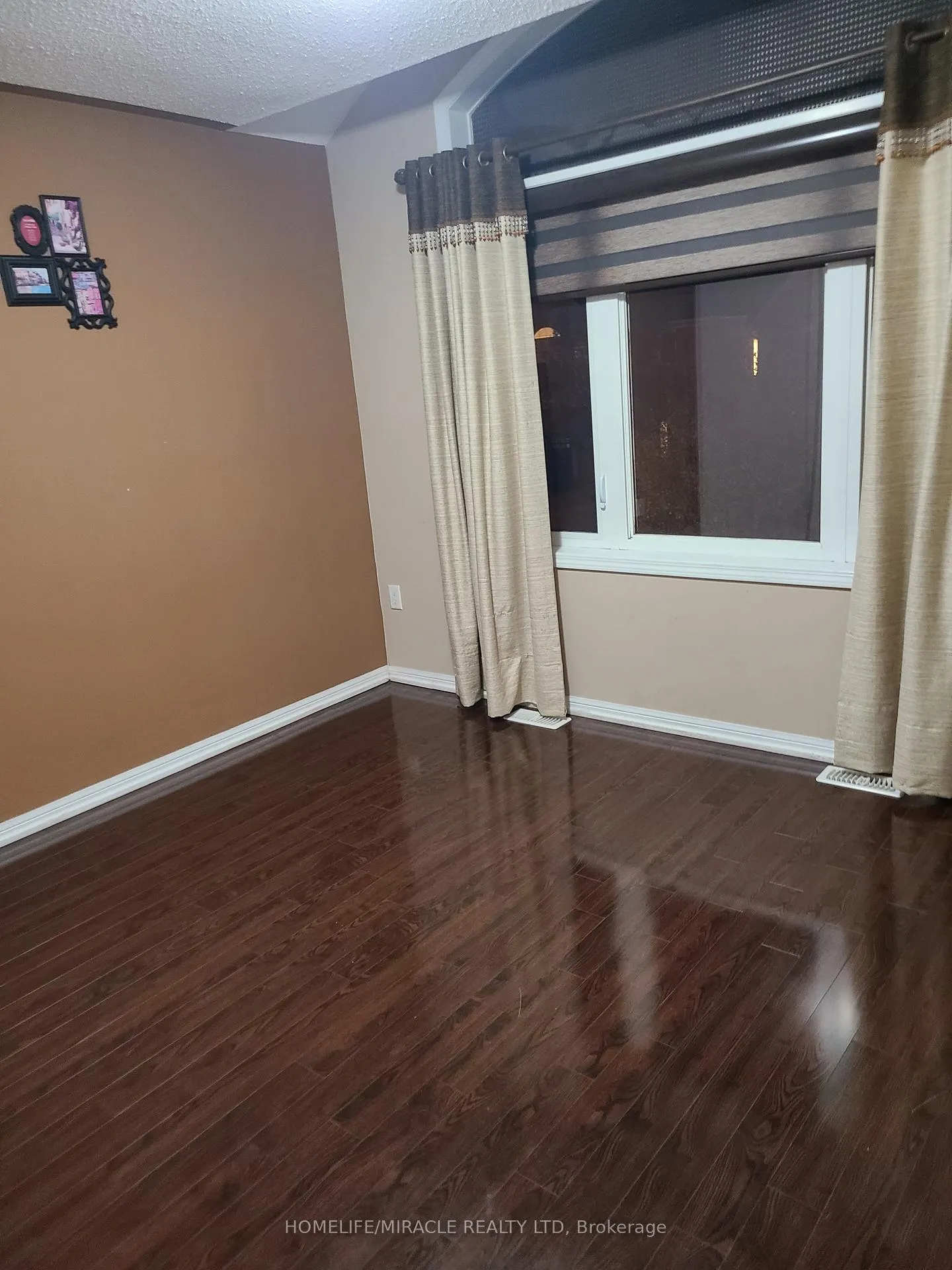 Photo 8 of 16 Seascape Crescent, Brampton, Brampton East — HOMEH