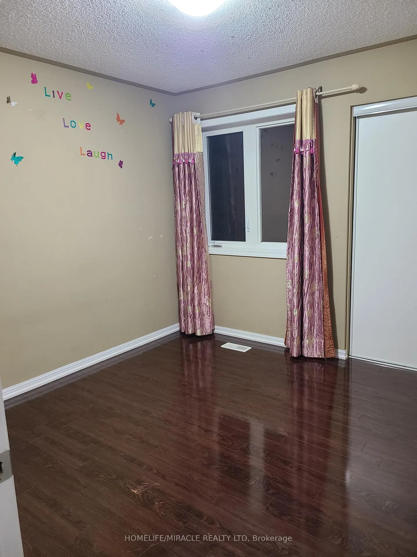 Photo 11 of 16 Seascape Crescent, Brampton, Brampton East — HOMEH