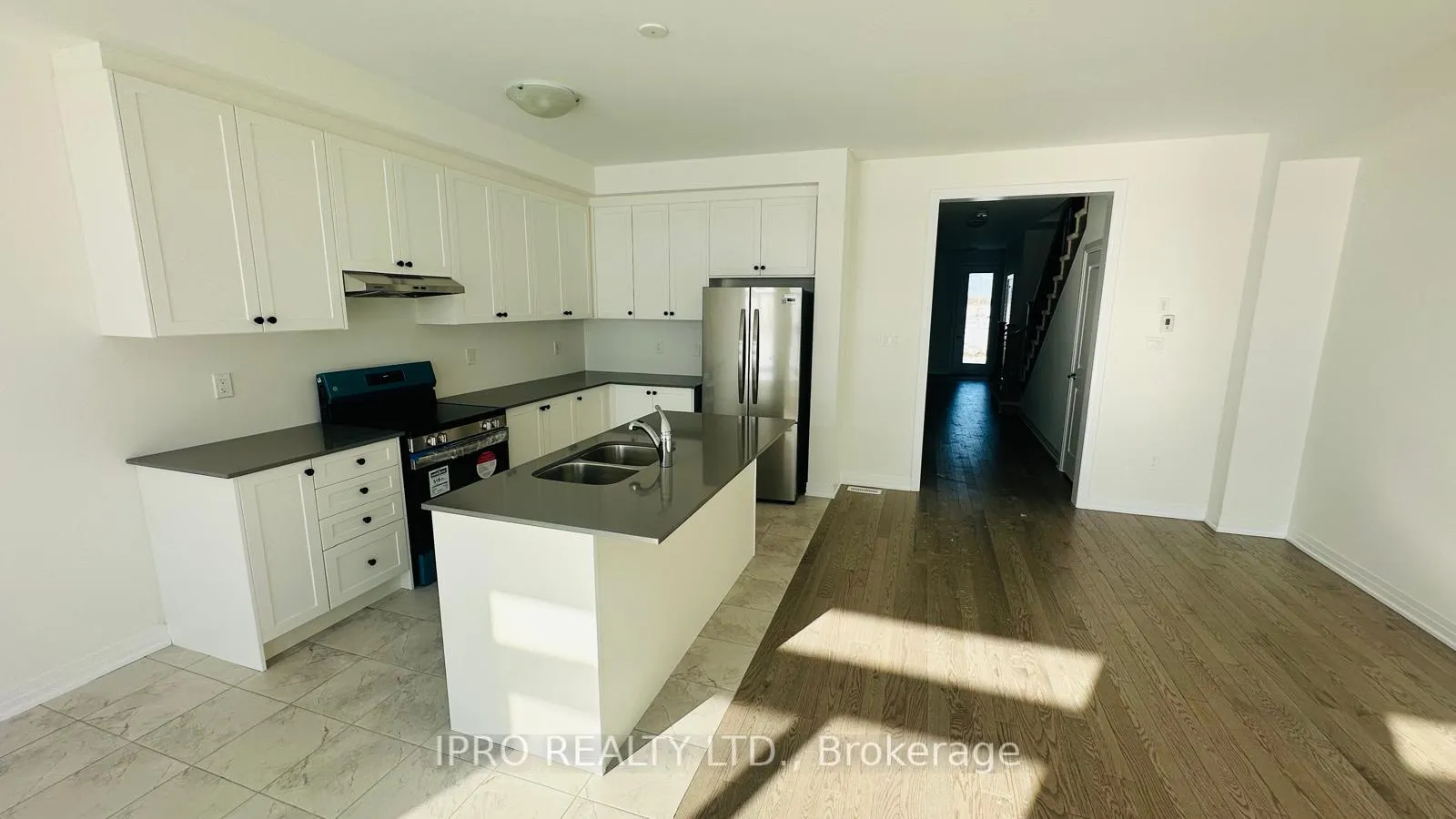 Photo 6 of 38 Blain Drive, Hamilton, Binbrook — HOMEH