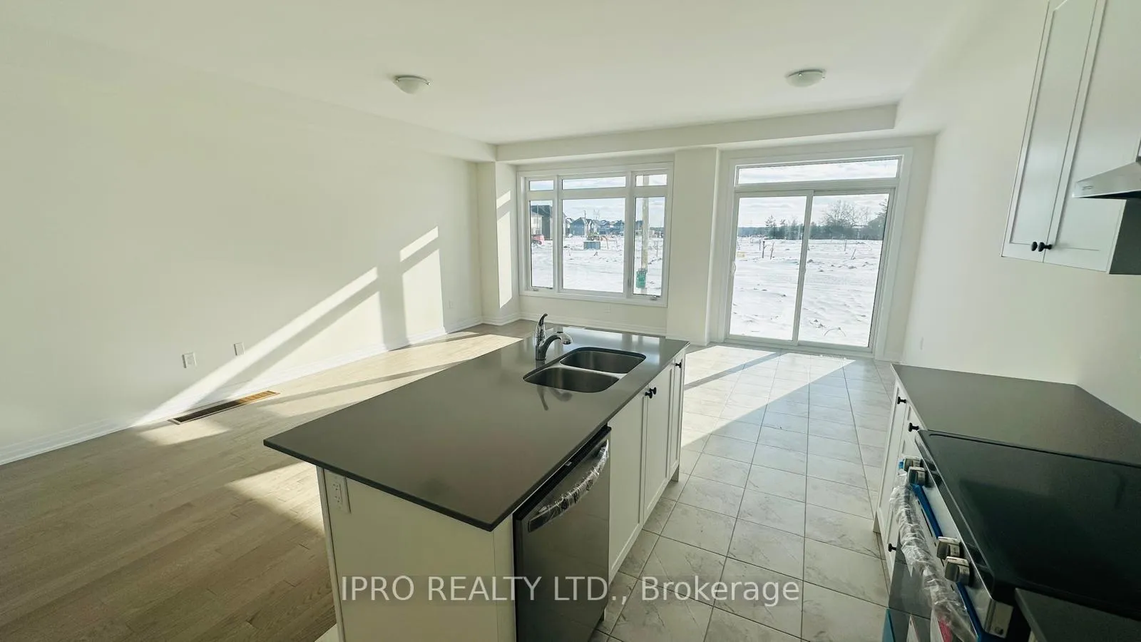 Photo 7 of 38 Blain Drive, Hamilton, Binbrook — HOMEH