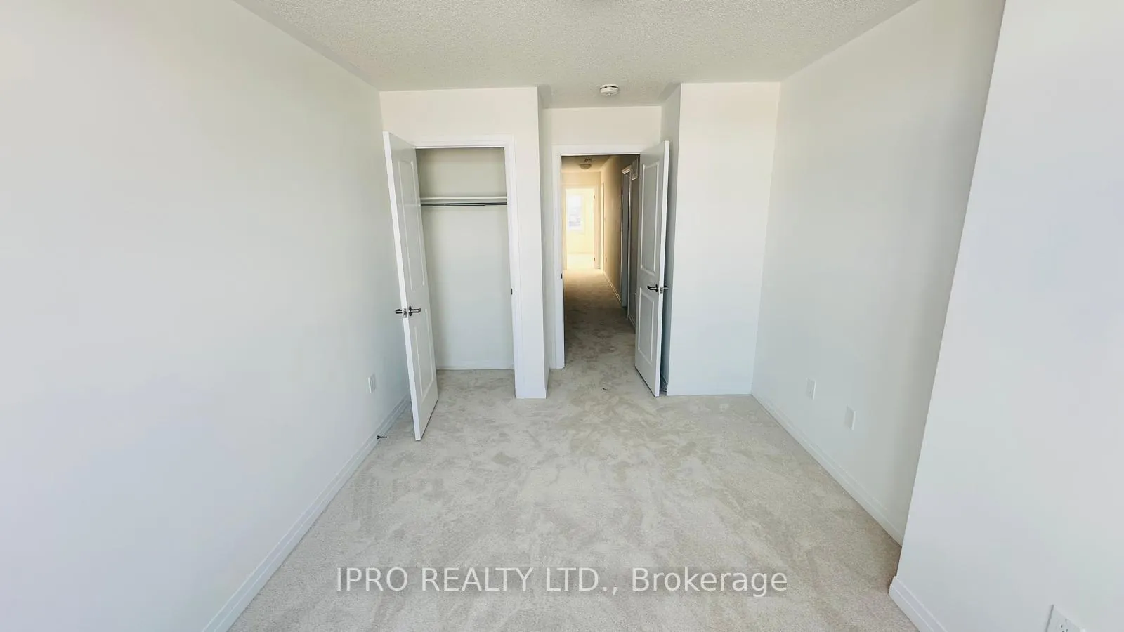 Photo 11 of 38 Blain Drive, Hamilton, Binbrook — HOMEH