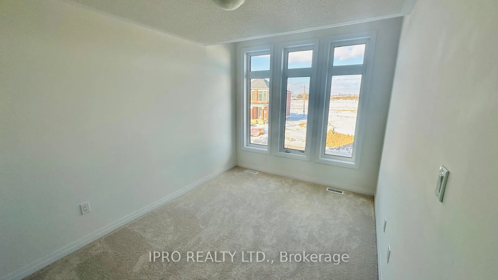 Photo 12 of 38 Blain Drive, Hamilton, Binbrook — HOMEH