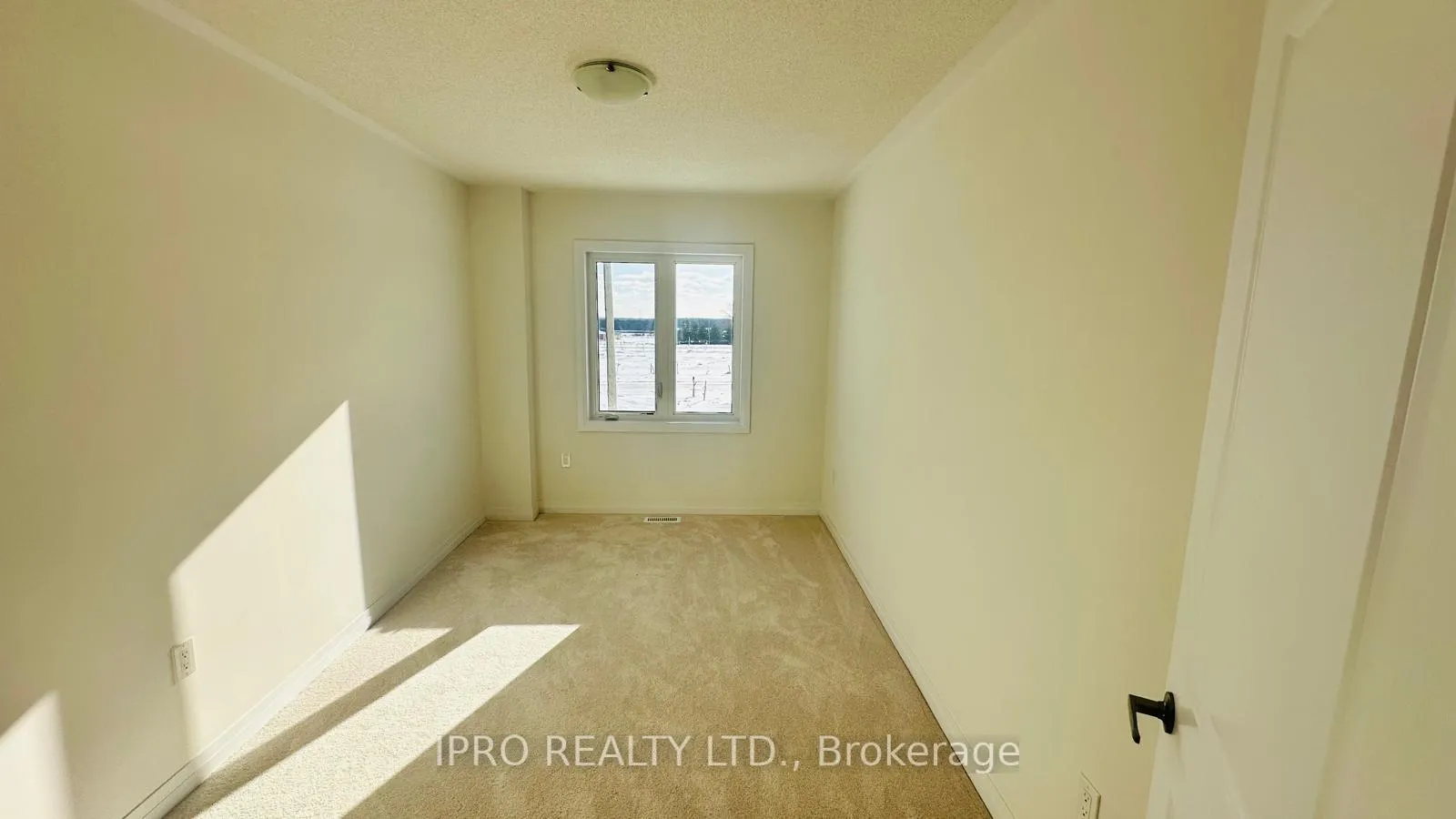 Photo 15 of 38 Blain Drive, Hamilton, Binbrook — HOMEH