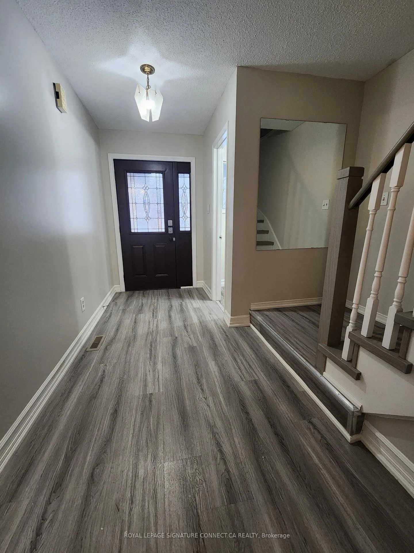 Photo 2 of 74 Trillium Crescent, Barrie, Allandale Heights — HOMEH