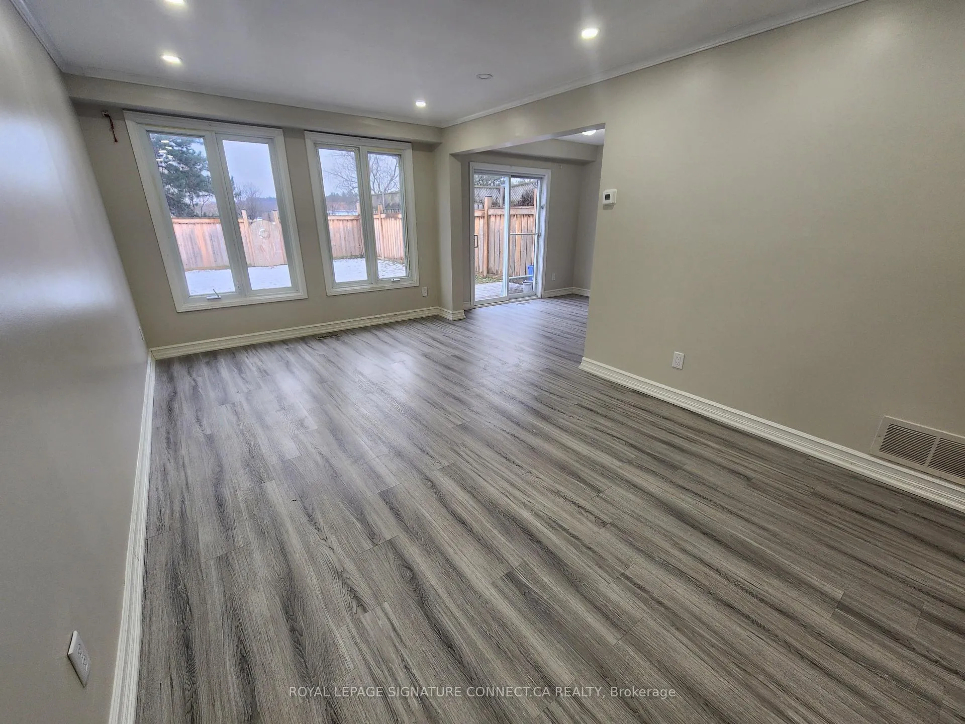 Photo 4 of 74 Trillium Crescent, Barrie, Allandale Heights — HOMEH