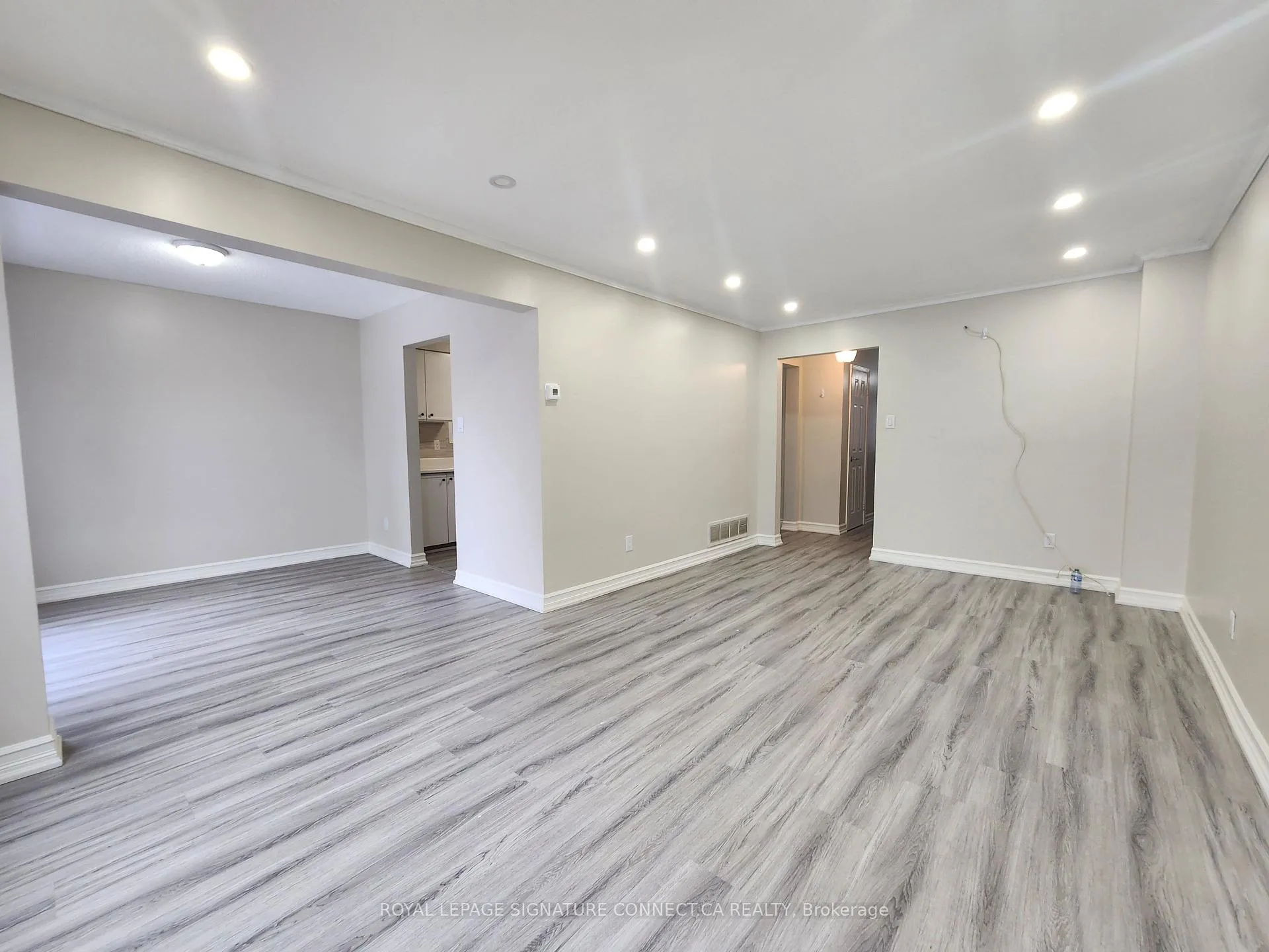 Photo 6 of 74 Trillium Crescent, Barrie, Allandale Heights — HOMEH