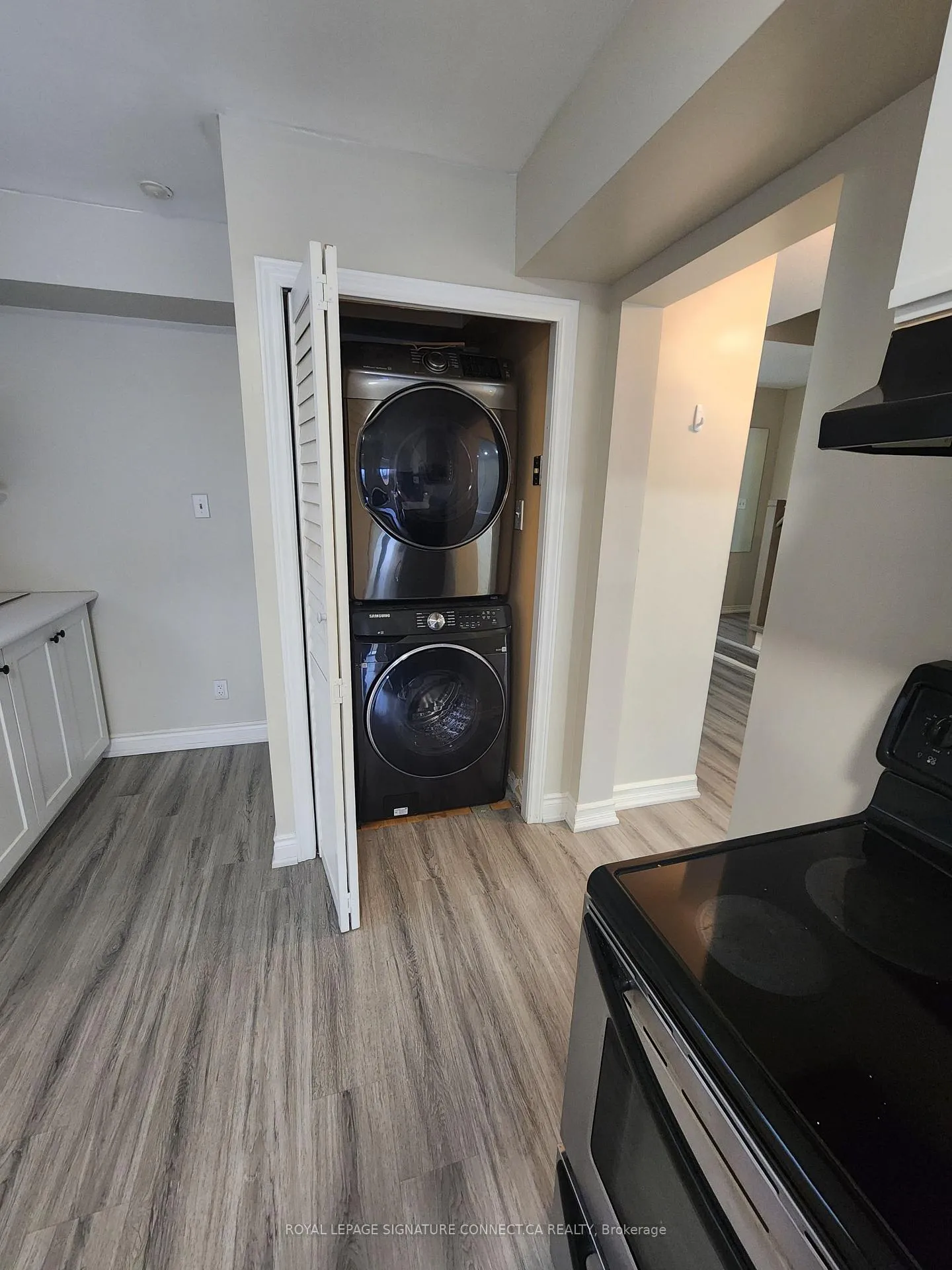 Photo 10 of 74 Trillium Crescent, Barrie, Allandale Heights — HOMEH