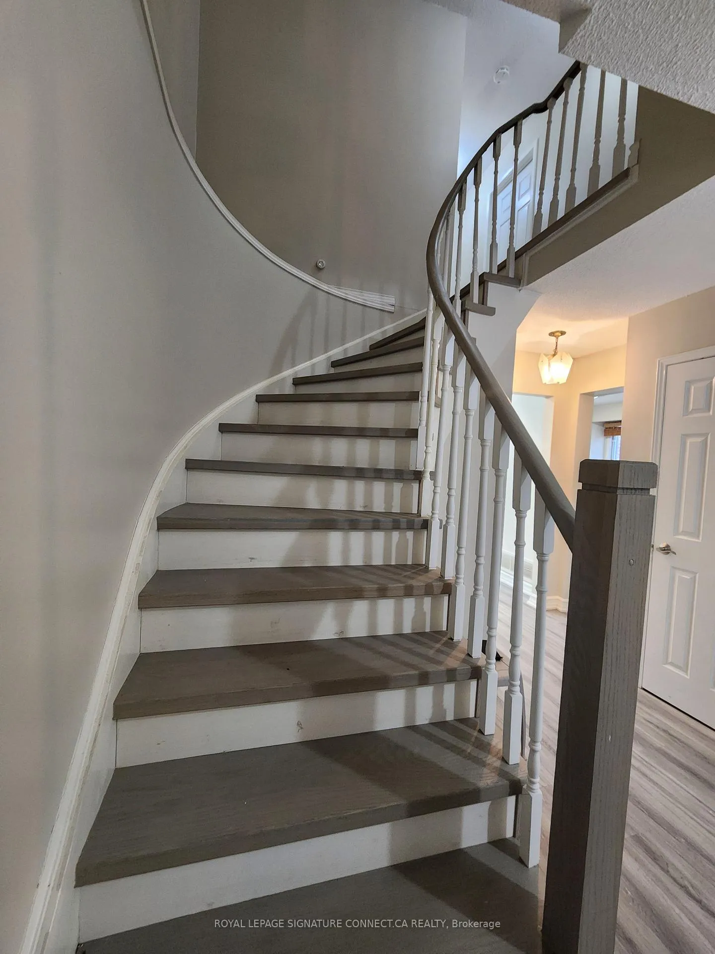 Photo 11 of 74 Trillium Crescent, Barrie, Allandale Heights — HOMEH