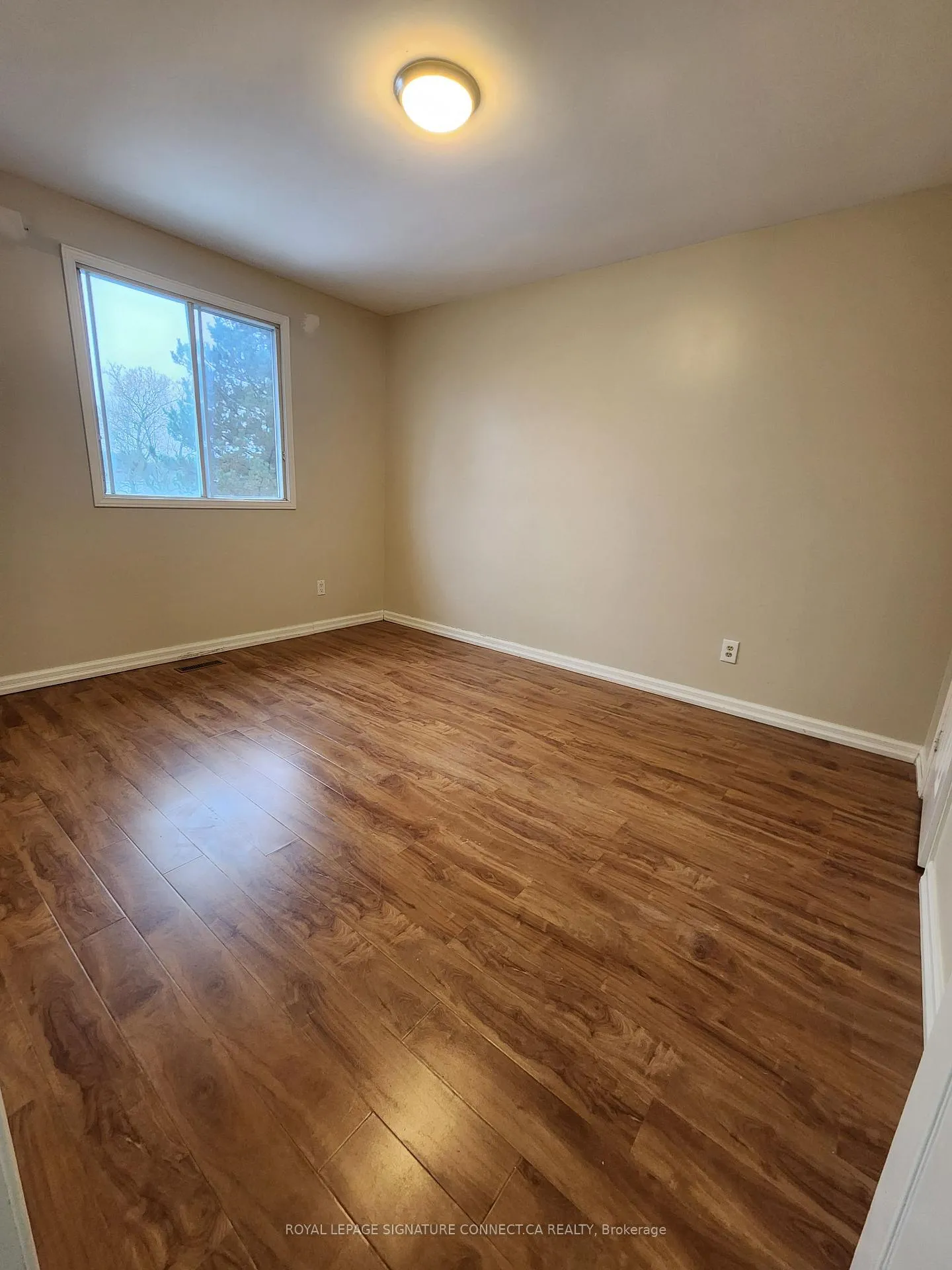 Photo 13 of 74 Trillium Crescent, Barrie, Allandale Heights — HOMEH