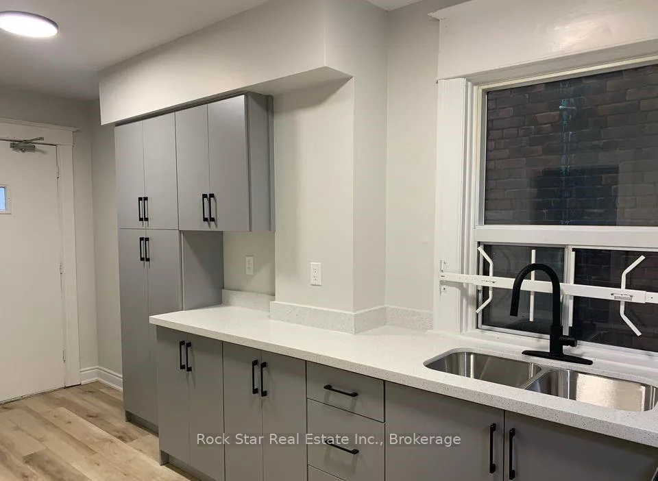 Photo 3 of Unit Main, 28 Myrtle Avenue, Hamilton, St. Clair — HOMEH