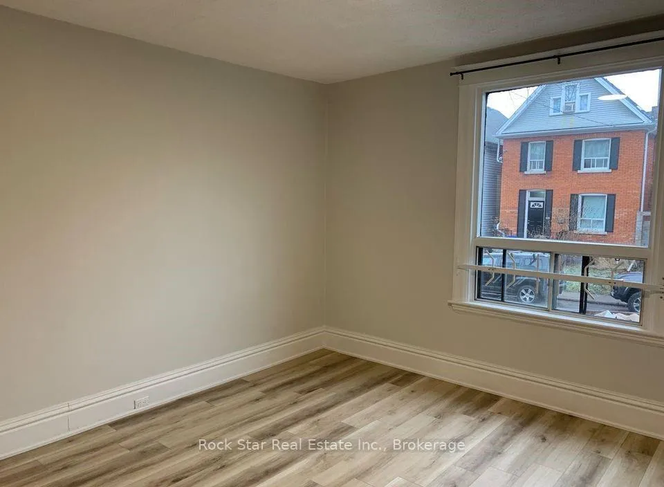Photo 5 of Unit Main, 28 Myrtle Avenue, Hamilton, St. Clair — HOMEH