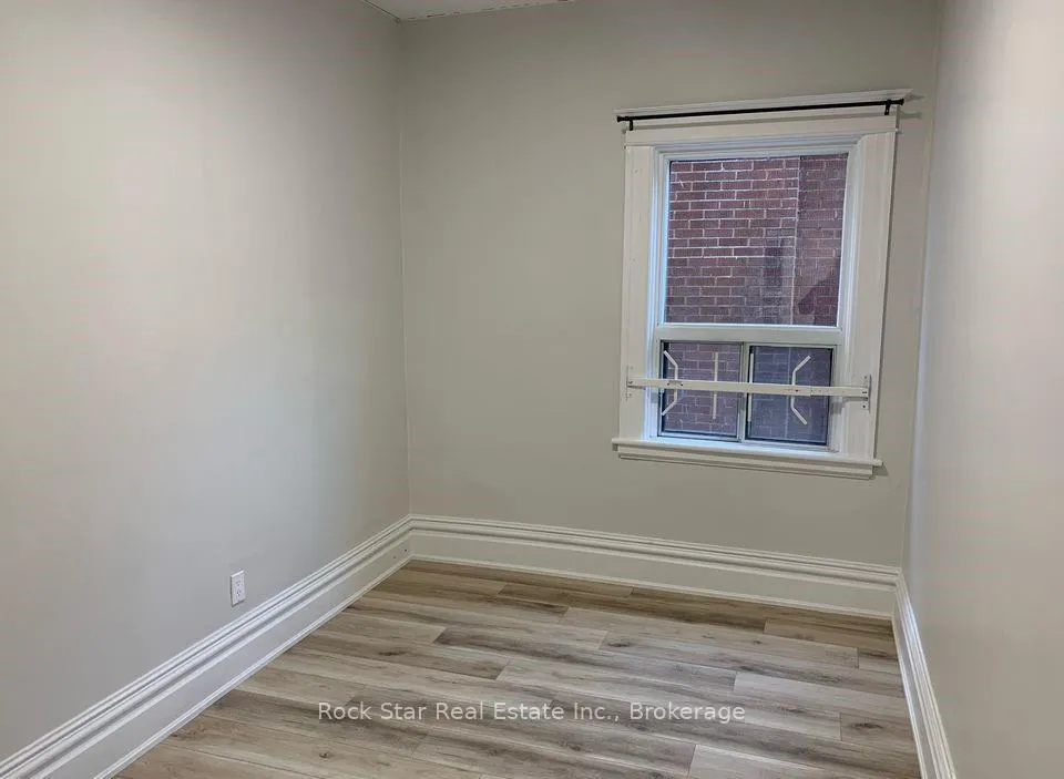 Photo 8 of Unit Main, 28 Myrtle Avenue, Hamilton, St. Clair — HOMEH