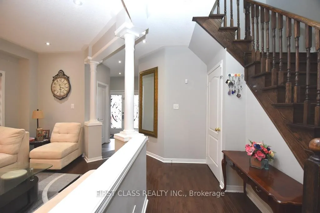 Photo 4 of Unit Main, 21 Portstewart Crescent, Brampton, Credit Valley — HOMEH