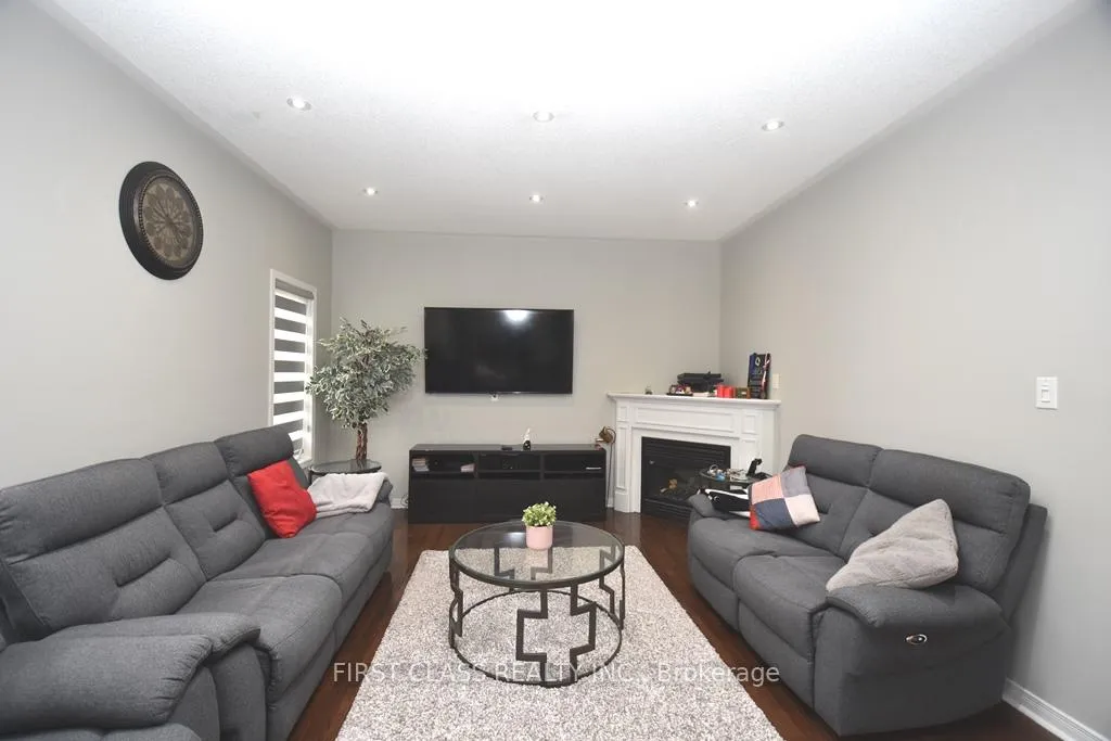 Photo 8 of Unit Main, 21 Portstewart Crescent, Brampton, Credit Valley — HOMEH