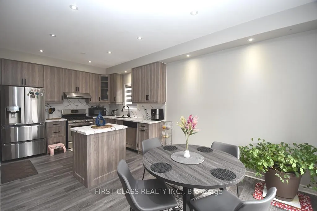 Photo 9 of Unit Main, 21 Portstewart Crescent, Brampton, Credit Valley — HOMEH