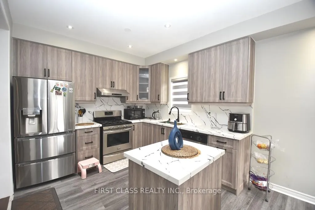 Photo 11 of Unit Main, 21 Portstewart Crescent, Brampton, Credit Valley — HOMEH
