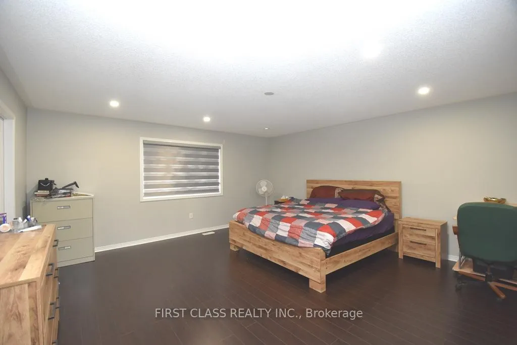 Photo 14 of Unit Main, 21 Portstewart Crescent, Brampton, Credit Valley — HOMEH