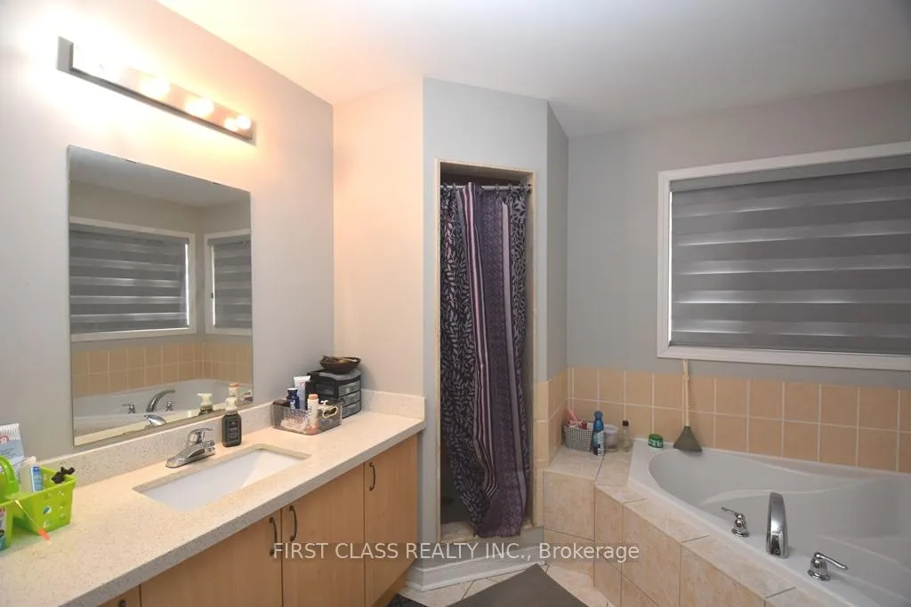 Photo 15 of Unit Main, 21 Portstewart Crescent, Brampton, Credit Valley — HOMEH