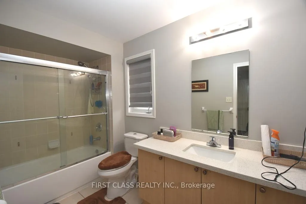 Photo 17 of Unit Main, 21 Portstewart Crescent, Brampton, Credit Valley — HOMEH