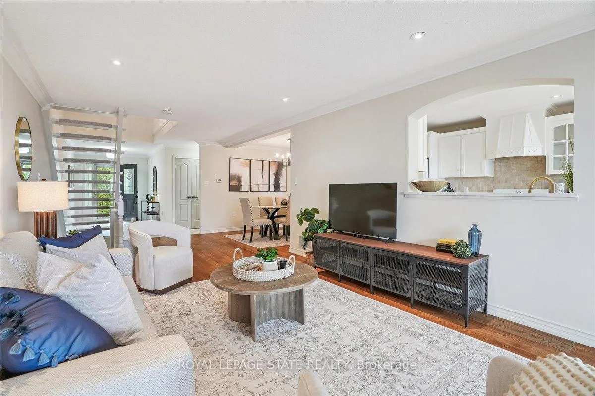 Photo 4 of 55 Edgewater Drive, Hamilton, Lakeshore — HOMEH