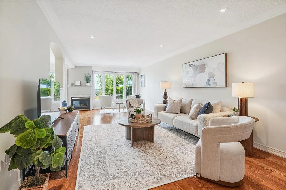 Photo 5 of 55 Edgewater Drive, Hamilton, Lakeshore — HOMEH