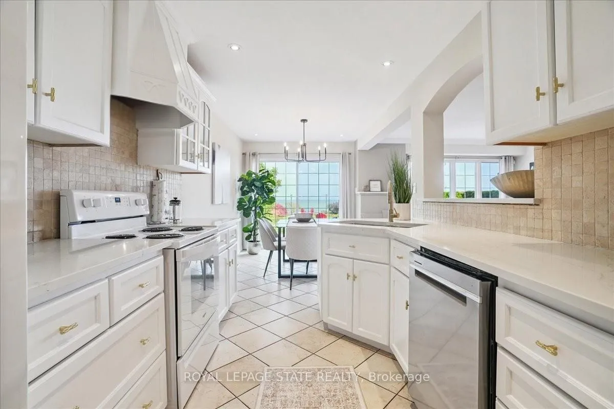 Photo 20 of 55 Edgewater Drive, Hamilton, Lakeshore — HOMEH