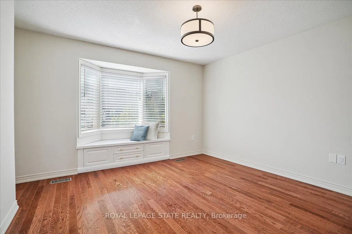 Photo 31 of 55 Edgewater Drive, Hamilton, Lakeshore — HOMEH