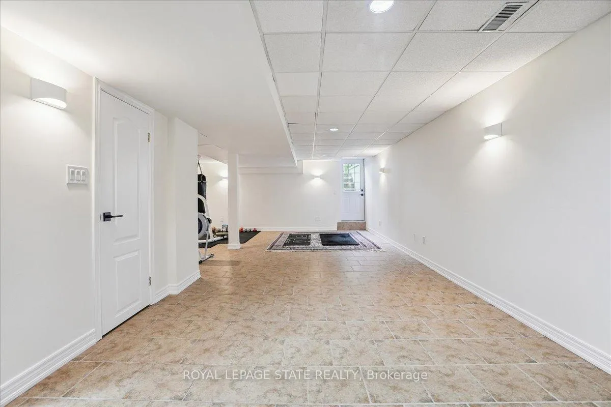 Photo 37 of 55 Edgewater Drive, Hamilton, Lakeshore — HOMEH