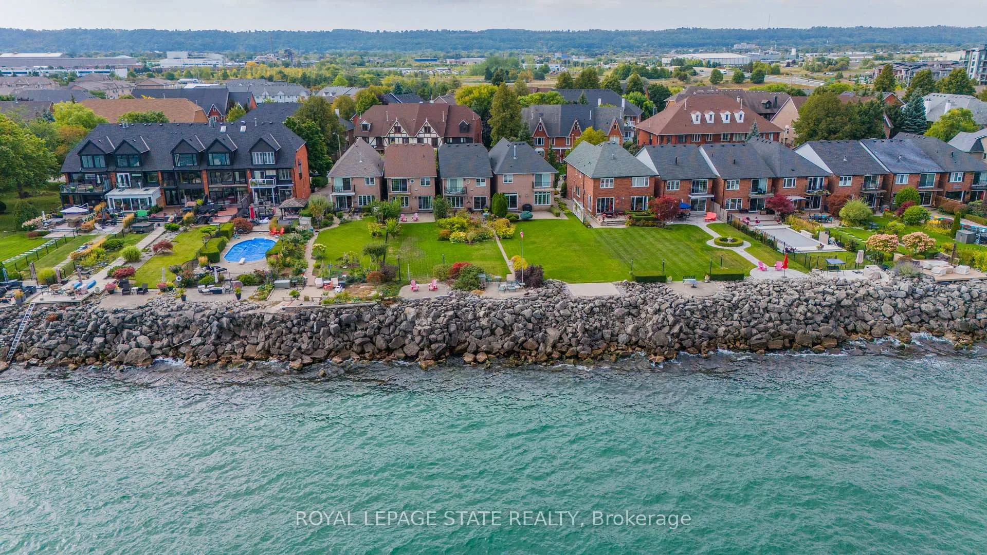 Photo 47 of 55 Edgewater Drive, Hamilton, Lakeshore — HOMEH